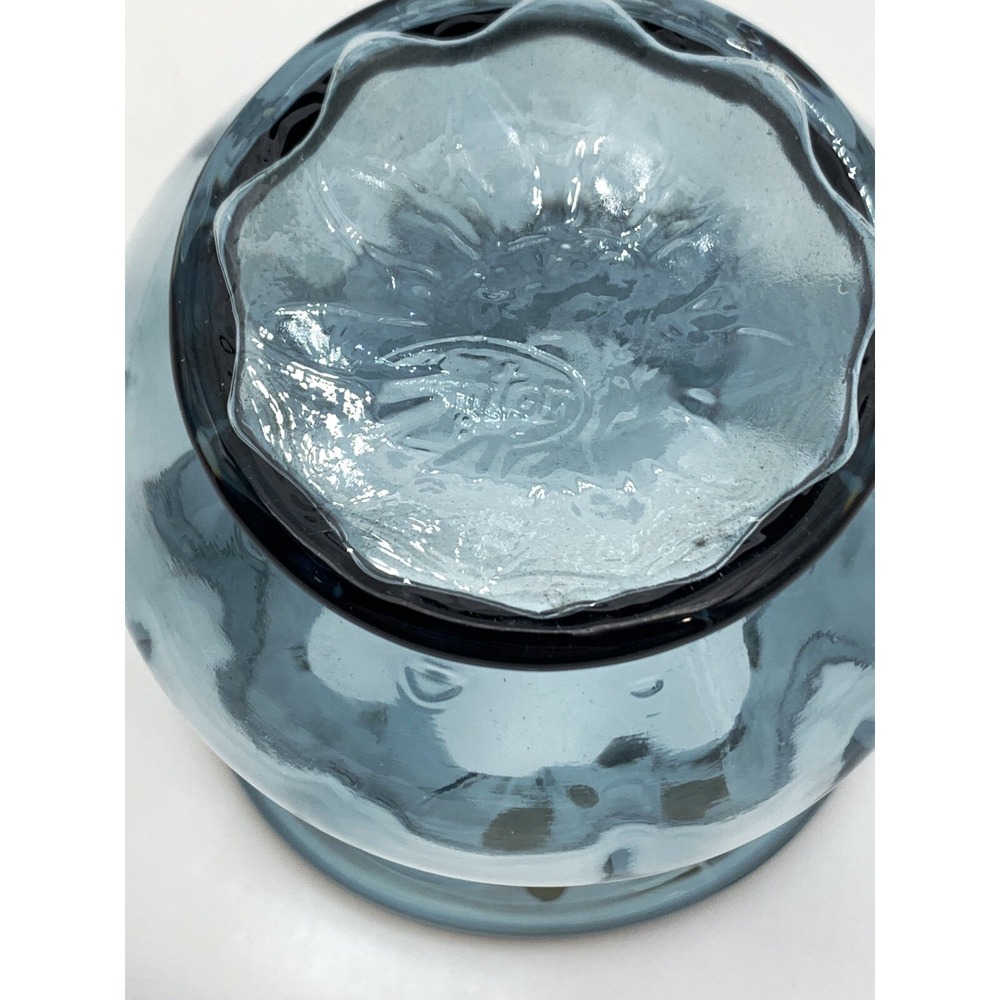 Vintage Fenton Blue Vase, 4" tall, 1980s - Picture 5 of 7